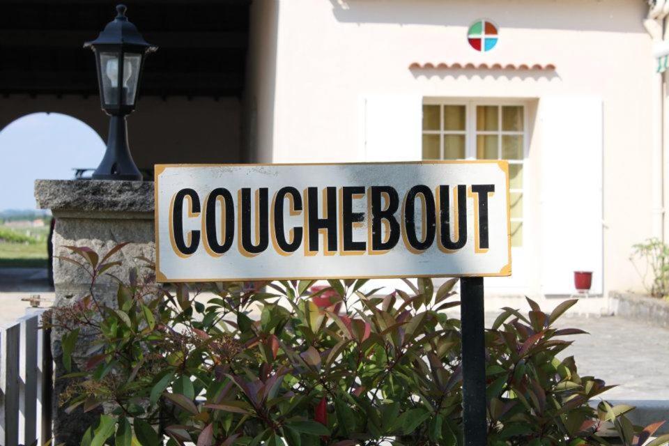 Chateau Couchebout Bed & Breakfast Pugnac Екстериор снимка